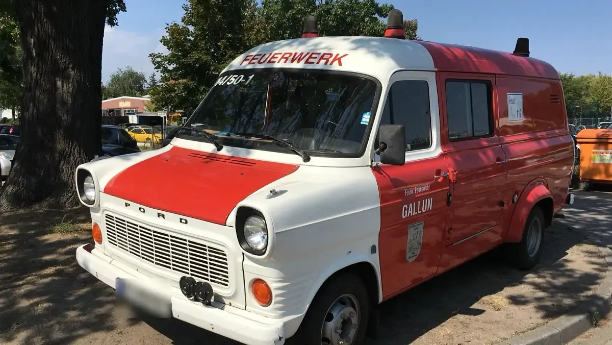 Usata Ford Transit 65 CV (47 kW) 1976 Rosso Monovolume