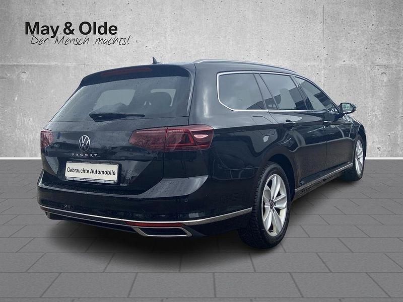 Gebraucht VW Passat Elegance 200 PS (147 kW) 2023 Schwarz Kombi
