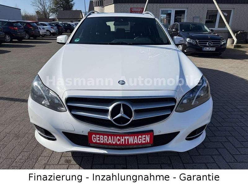 Gebraucht Mercedes E220 170 PS (125 kW) 2015 Polarweiss Kombi