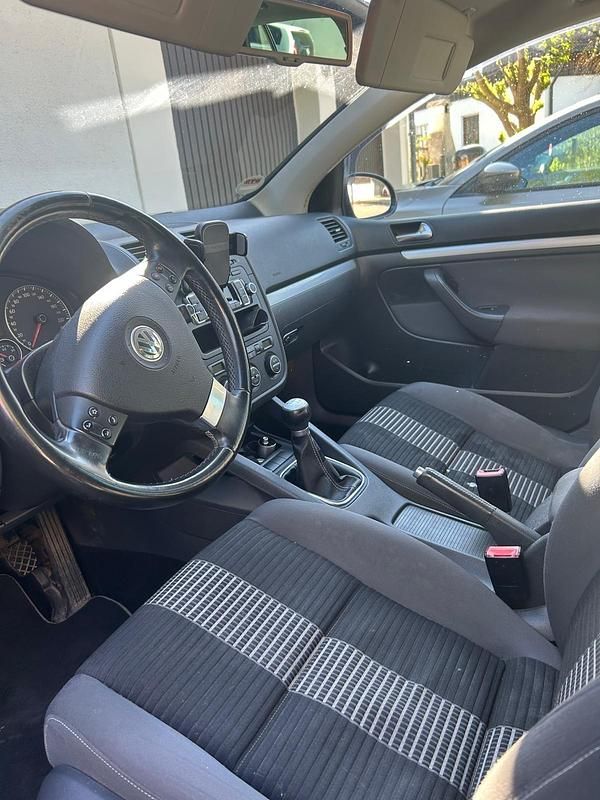 Gebraucht VW Golf V 140 PS (102 kW) 2007 Blau Limousine