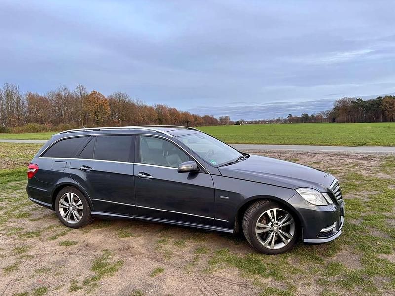 Gebraucht Mercedes E350 Avantgarde 265 PS (194 kW) 2012 Grau Kombi