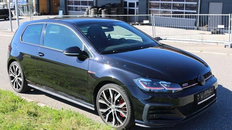 Schwarz Gebraucht 2019 VW Golf VII GTI Limousine | 21.990 € (Fairer Preis) - Bild 1/4
