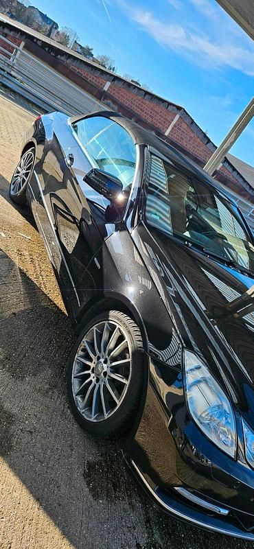 Gebraucht Mercedes 220 170 PS (125 kW) 2012 Schwarz Cabrio