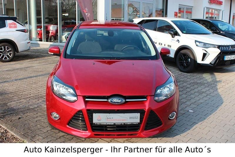 Brugt Ford Focus Titanium 150 HK (110 kW) 2011 Rød Sedan