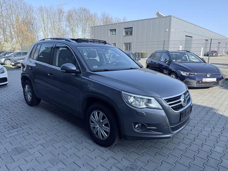 Używany VW Tiguan Team 140 KM (102 kW) 2011 Szary SUV