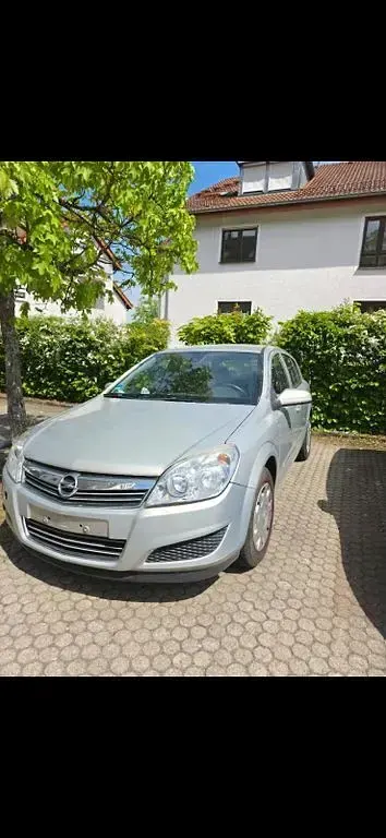 Gebraucht Opel Astra Edition 116 PS (85 kW) 2008 Beige Limousine