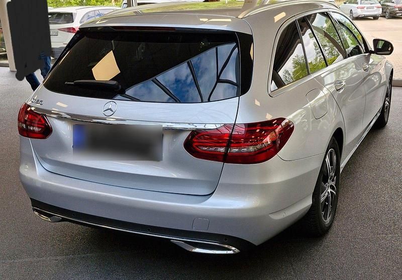 Gebraucht Mercedes C180 156 PS (114 kW) 2021 Silber Kombi