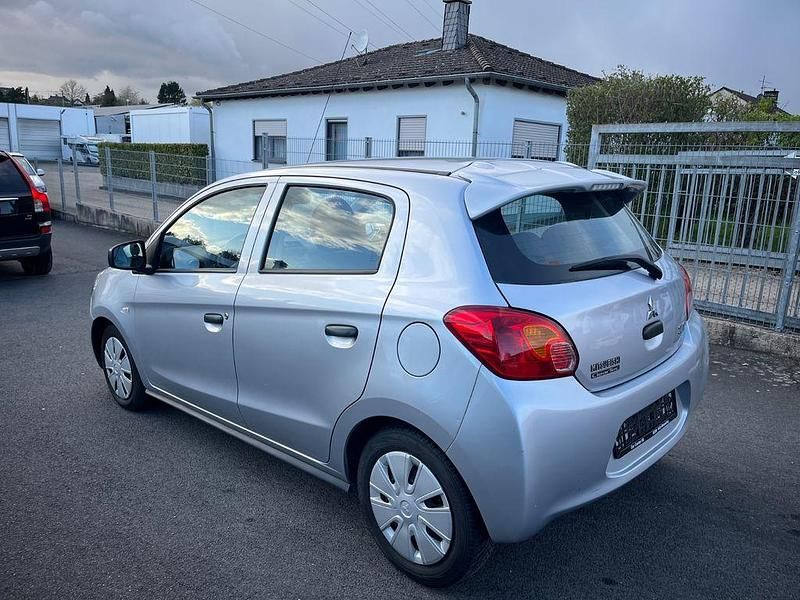 Gebraucht Mitsubishi Space Star 71 PS (52 kW) 2014 Silber Van / Kleinbus