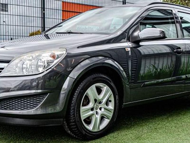 Gebraucht Opel Astra 116 PS (85 kW) 2009 Grau Kombi