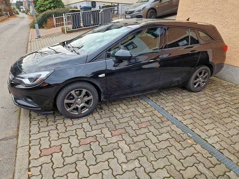 Schwarz Gebraucht 2019 Opel Astra Innovation Kombi | 11.000 € (Fairer Preis) - Bild 1/4
