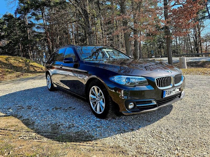 Gebraucht BMW 520 190 PS (139 kW) 2015 Braun Kombi