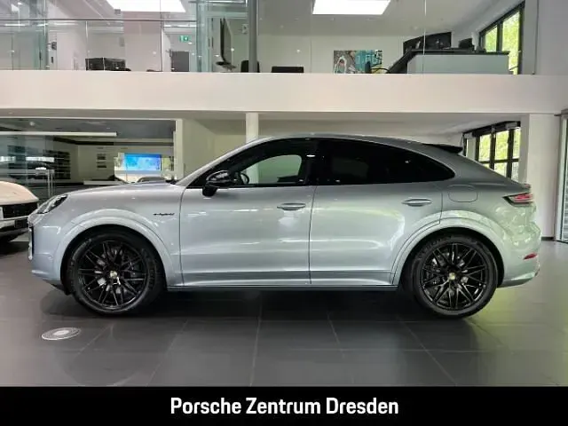 Neu Porsche Cayenne 471 PS (346 kW) 2026 Dolomitsilbermetallic (metallic) SUV