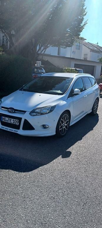 Gebraucht Ford Focus 163 PS (119 kW) 2014 Weiß Kombi