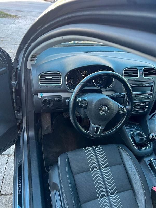 Gebraucht VW Golf VII Trendline 110 PS (80 kW) 2012 Grau Limousine