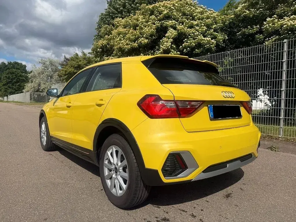 Gebraucht Audi A1 Comfort 110 PS (80 kW) 2022 Gelb SUV