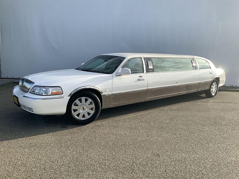 Weiß Gebraucht 2003 Lincoln Town Car Limousine | 20.510 € - Bild 1/4