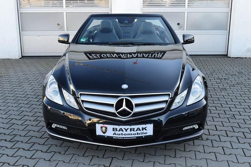 Gebraucht Mercedes E250 Avantgarde 204 PS (150 kW) 2011 Obsidianschwarz  metalliclack Cabrio