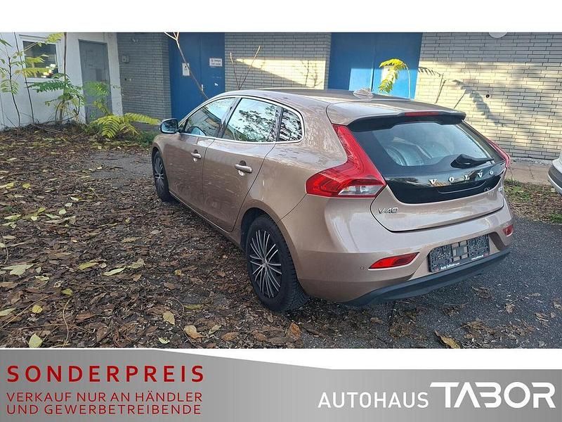 Gebraucht Volvo V40 Momentum 114 PS (83 kW) 2014 Unbekannt Kombi