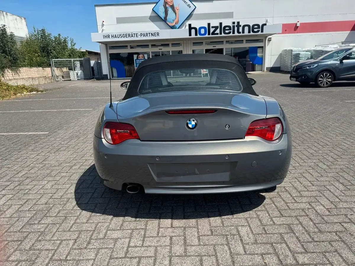 Gebraucht BMW Z4 150 PS (110 kW) 2007 Grau Cabrio
