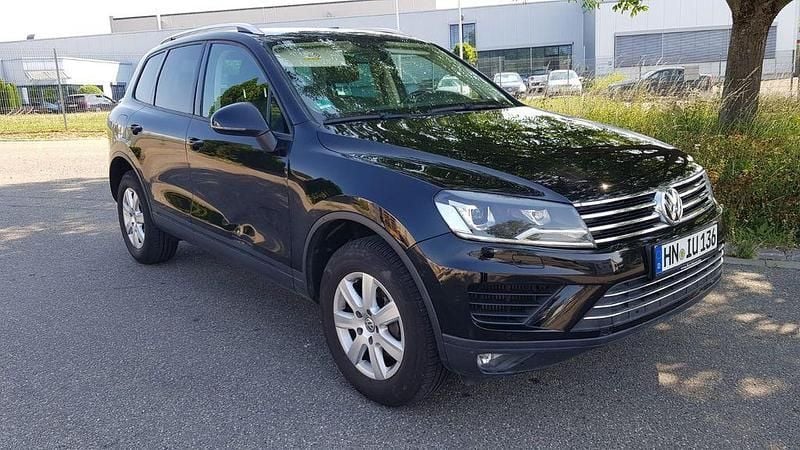 Schwarz Gebraucht 2018 VW Touareg SUV | 22.999 € - Bild 1/4