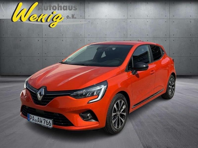 Orange Gebraucht 2023 Renault Clio V Zen Limousine | 14.990 € (Fairer Preis) - Bild 1/4