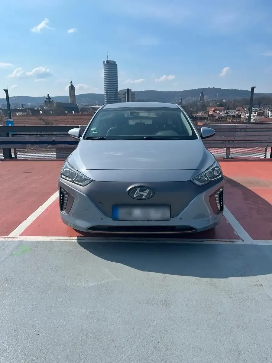 Gebraucht Hyundai Ioniq Premium 88 kW (120 PS) 2018 Grau Kleinwagen