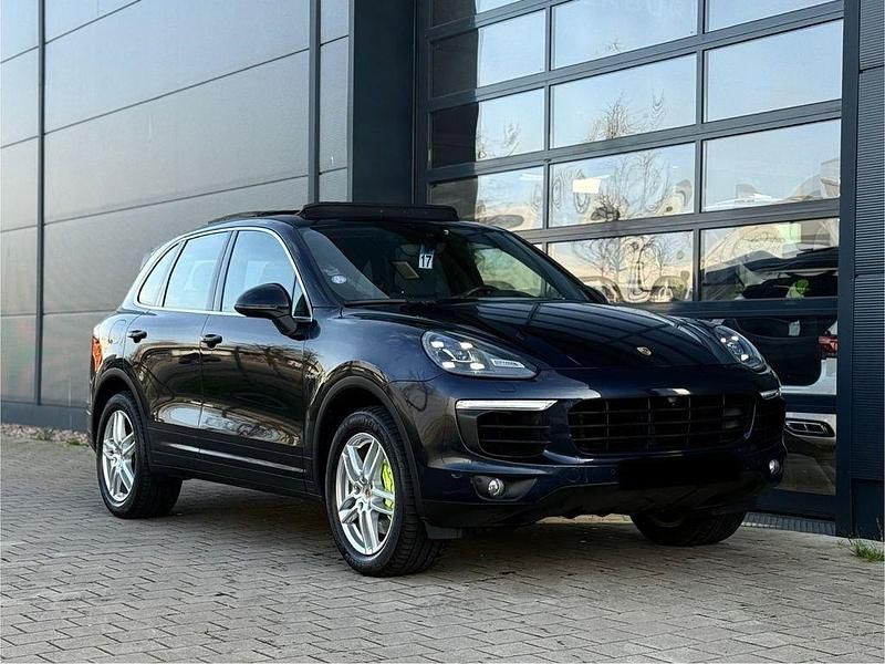 Gebraucht Porsche Cayenne S E-Hybrid Chrono 416 PS (305 kW) 2015 Blau SUV