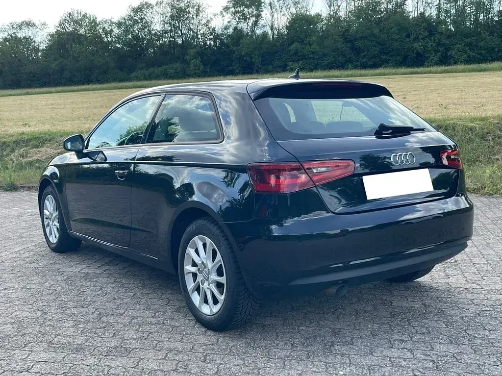 Gebraucht Audi A3 Attraction 105 PS (77 kW) 2013 Schwarz Coupé
