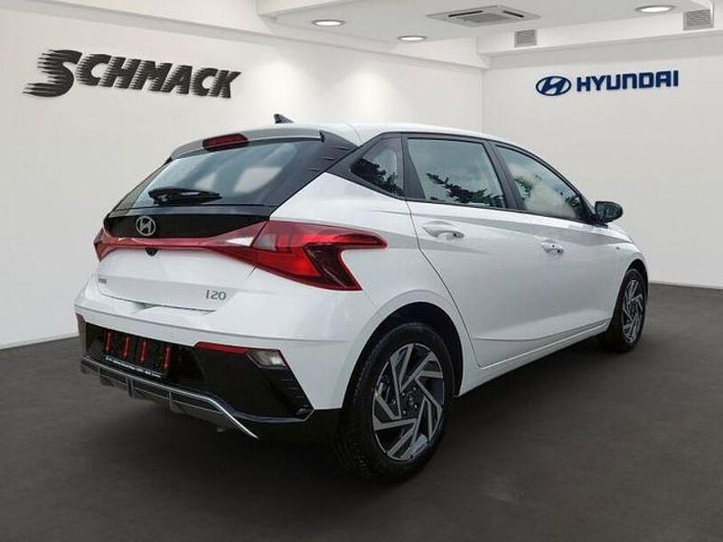 Gebraucht Hyundai i20 GO! 101 PS (74 kW) 2024 Weiß Limousine