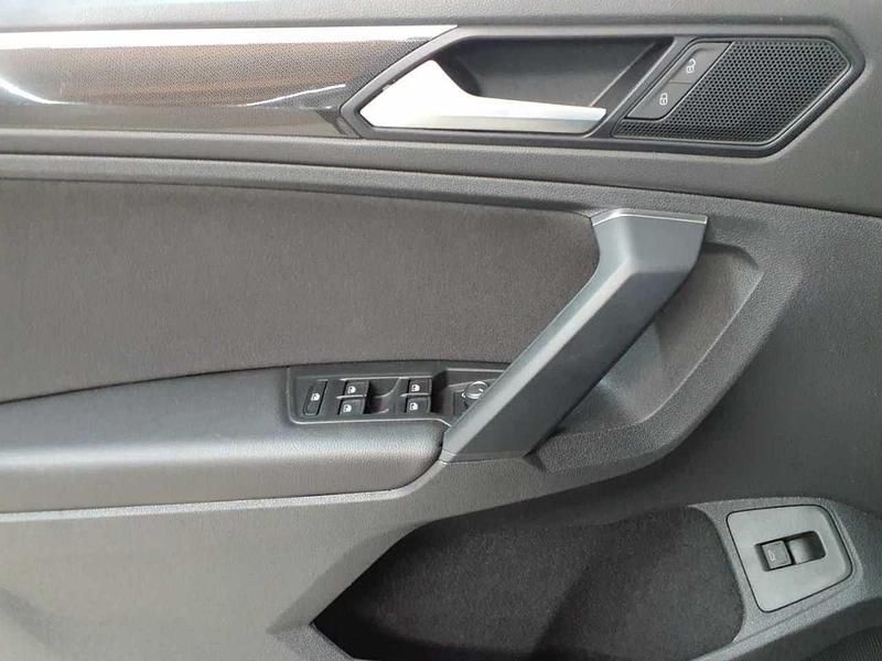 Gebraucht VW Tiguan Elegance 150 PS (110 kW) 2021 Deep black perleffekt SUV