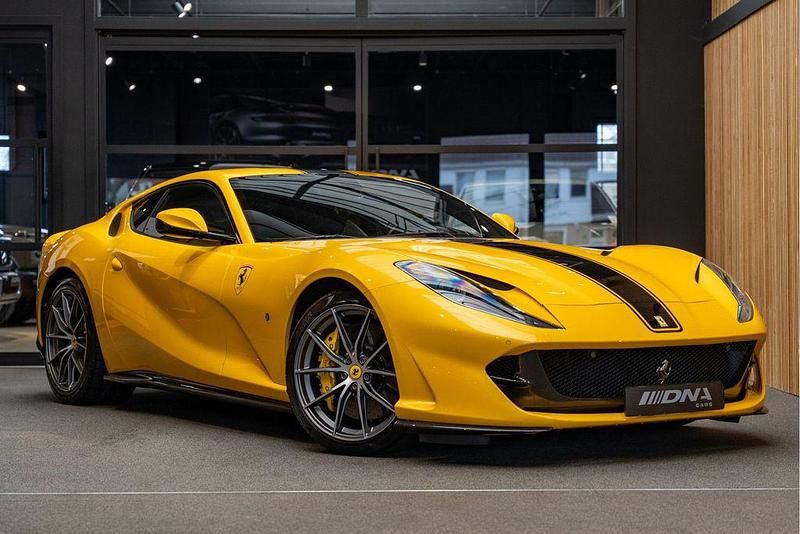 Gebraucht Ferrari 812 799 PS (587 kW) 2019 Gelb