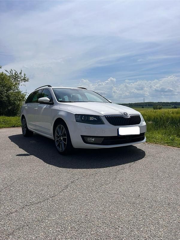 Gebraucht Skoda Octavia 105 PS (77 kW) 2014 Weiß Kleinwagen