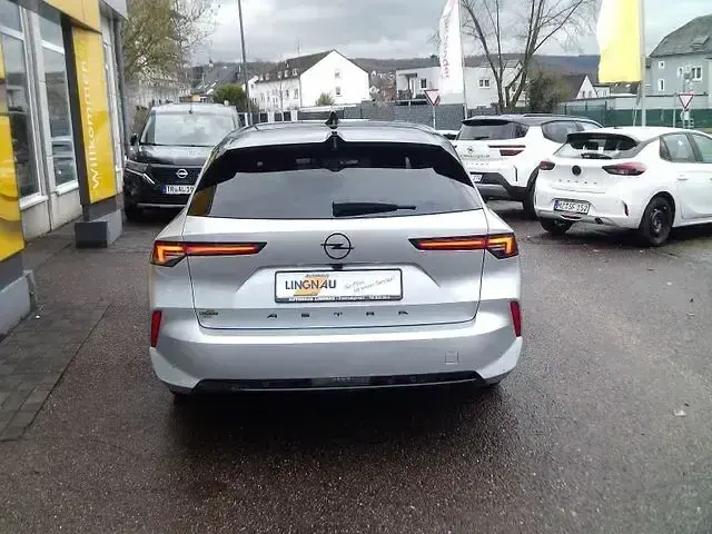 Second-hand Opel Astra 131 CP (96 kW) 2025 Argintiu Berlinǎ