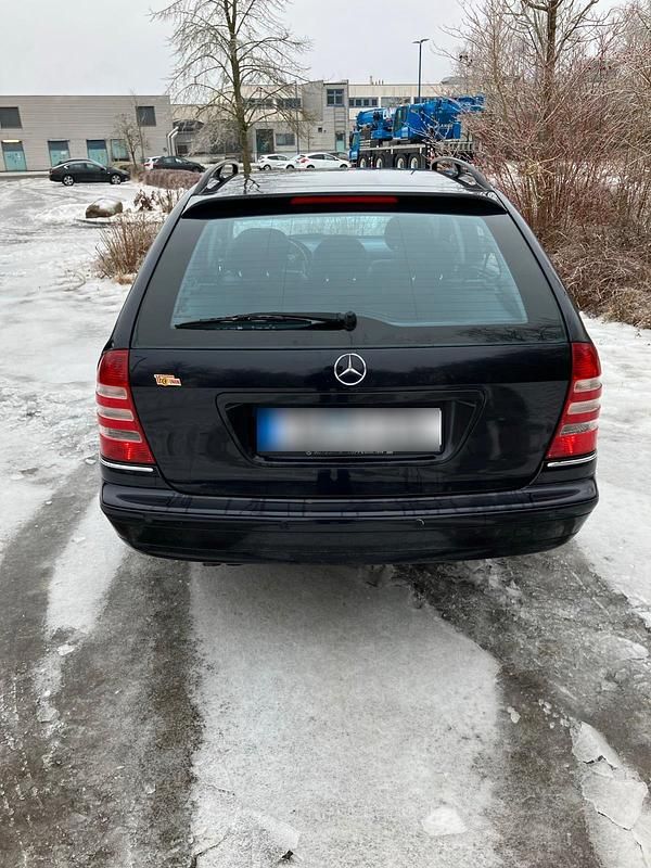 Gebraucht Mercedes C320 224 PS (164 kW) 2005 Blau Kombi