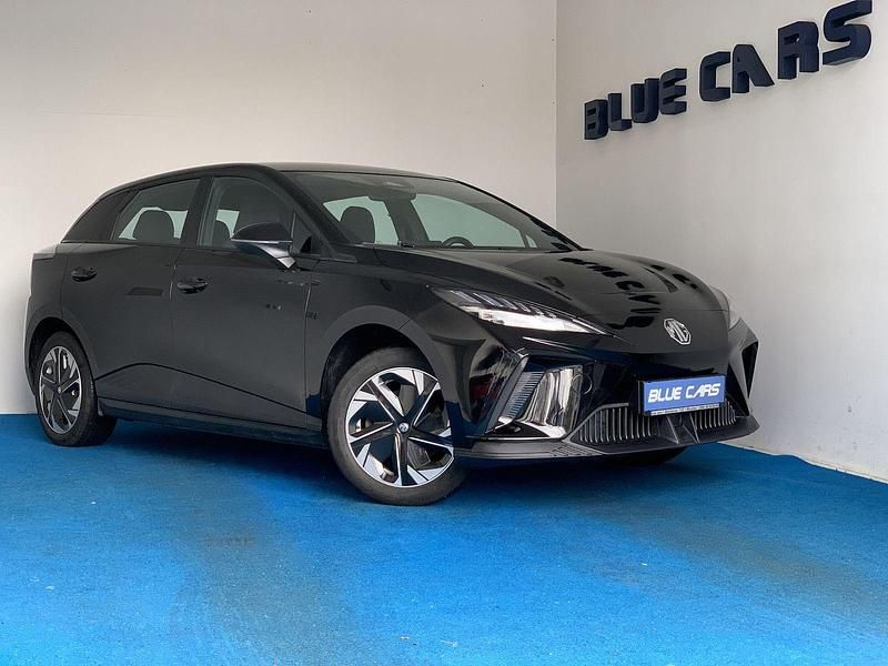 Gebraucht MG MG4 EV 125 kW (170 PS) 2023 Pebble black (metallic) Kleinwagen