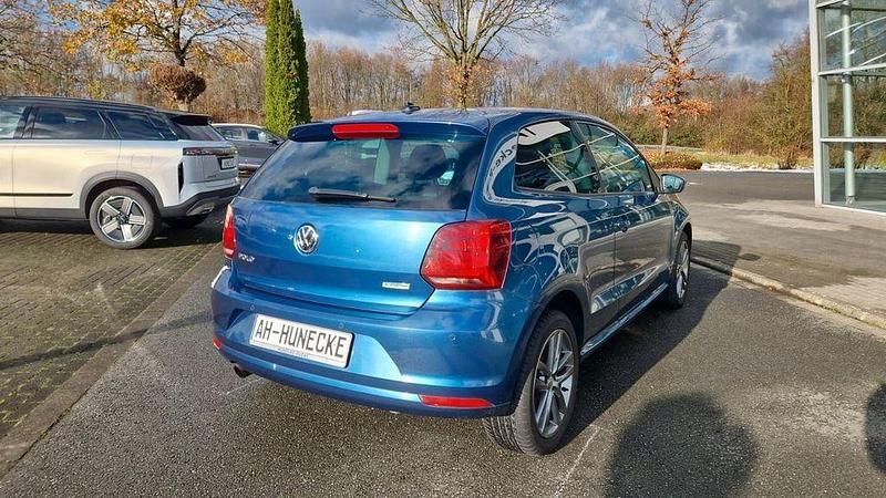 Gebraucht VW Polo LOUNGE 110 PS (80 kW) 2015 Blau Limousine