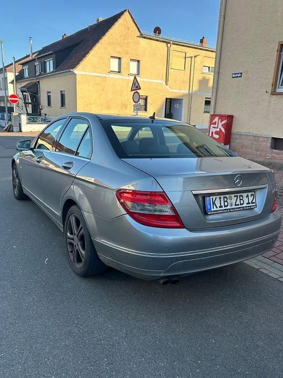 Gebraucht Mercedes C180 156 PS (114 kW) 2010 Silber Limousine