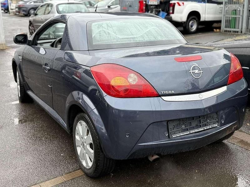 Gebraucht Opel Tigra Edition 90 PS (66 kW) 2009 Metro m2 Cabrio