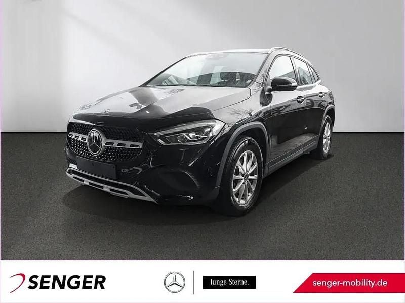 Gebraucht Mercedes GLA180 Style 136 PS (100 kW) 2022 Unilack nachtschwarz SUV