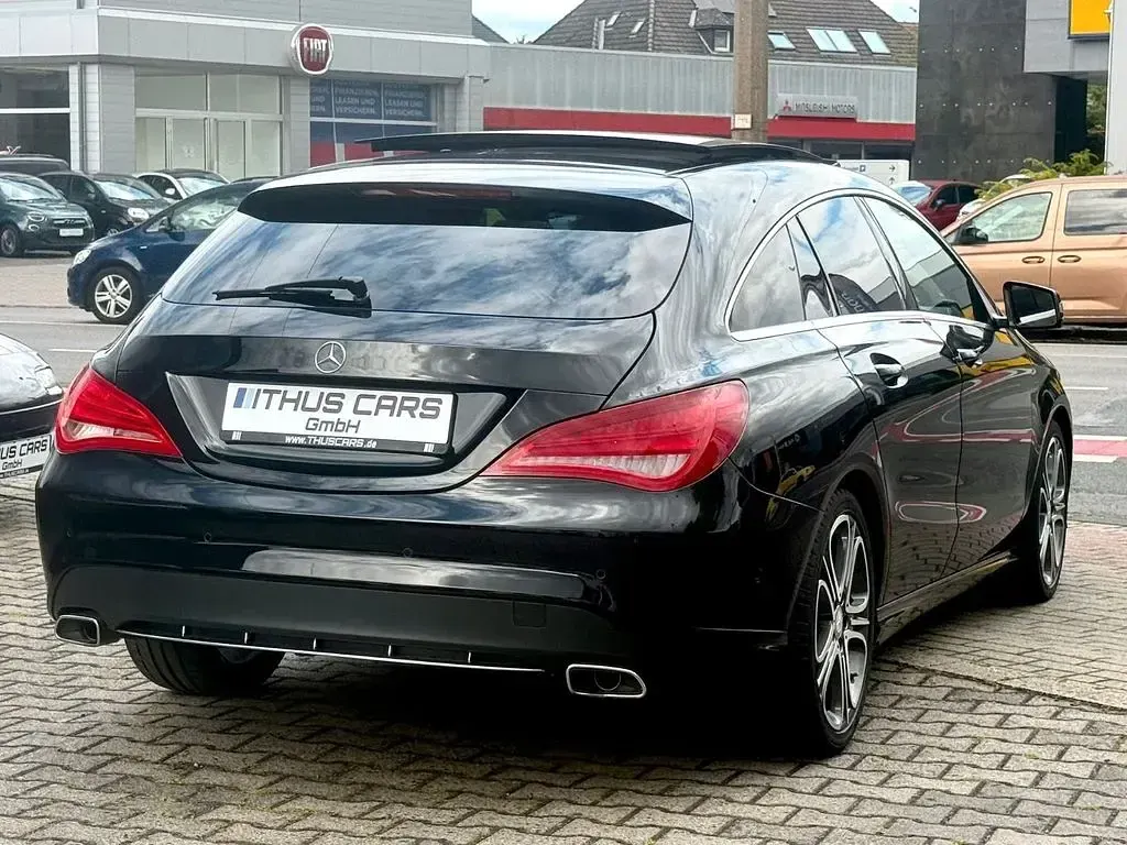 Gebraucht Mercedes CLA220 Shooting Brake 177 PS (130 kW) 2015 Schwarz Kombi