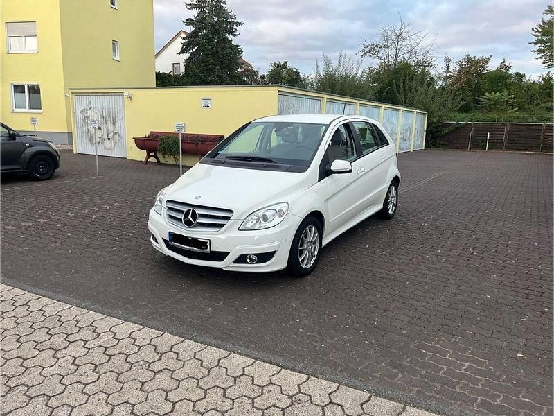 Weiß Gebraucht 2008 Mercedes B170 Van / Kleinbus | 4.000 € (Superpreis) - Bild 1/4