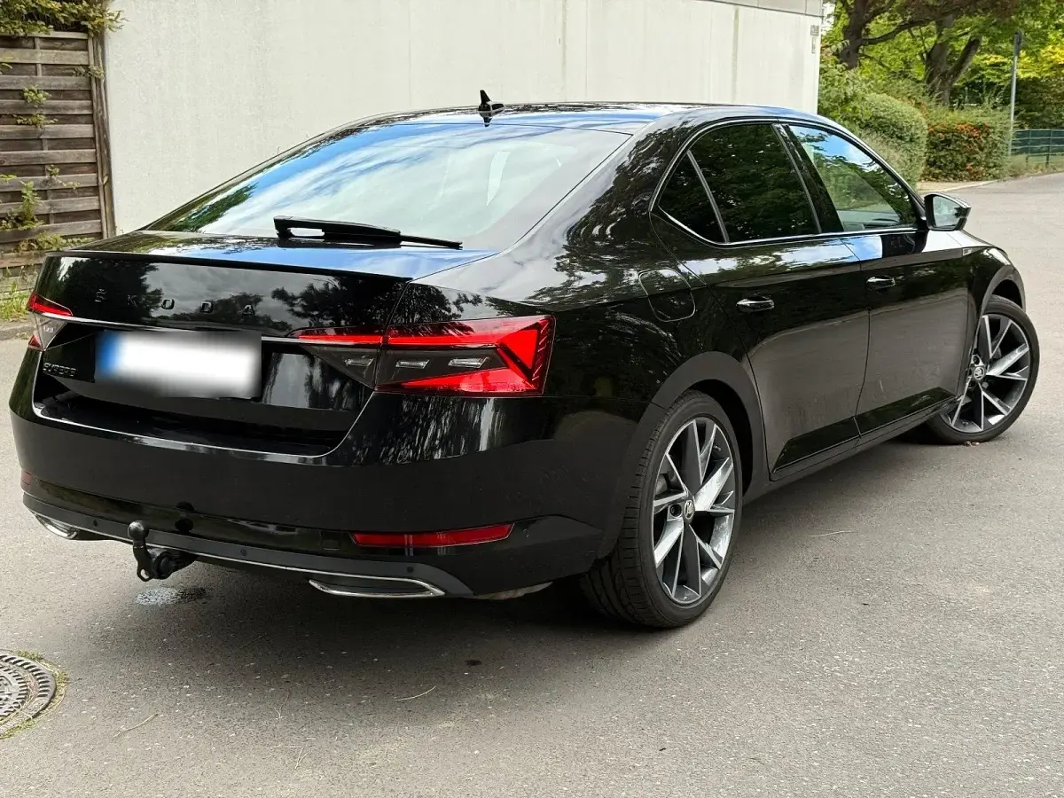 Gebraucht Skoda Superb SportLine 190 PS (139 kW) 2023 Schwarz Limousine