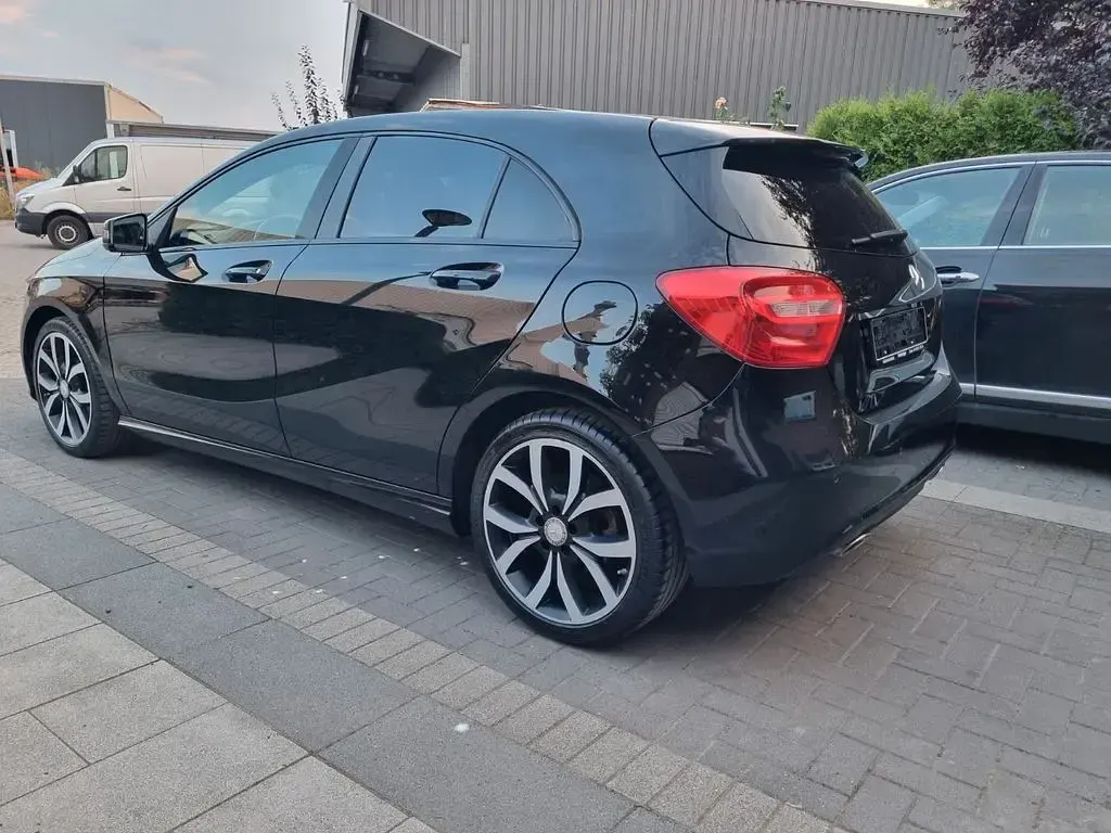 Gebraucht Mercedes A180 Edition 122 PS (89 kW) 2015 Schwarz Kleinwagen