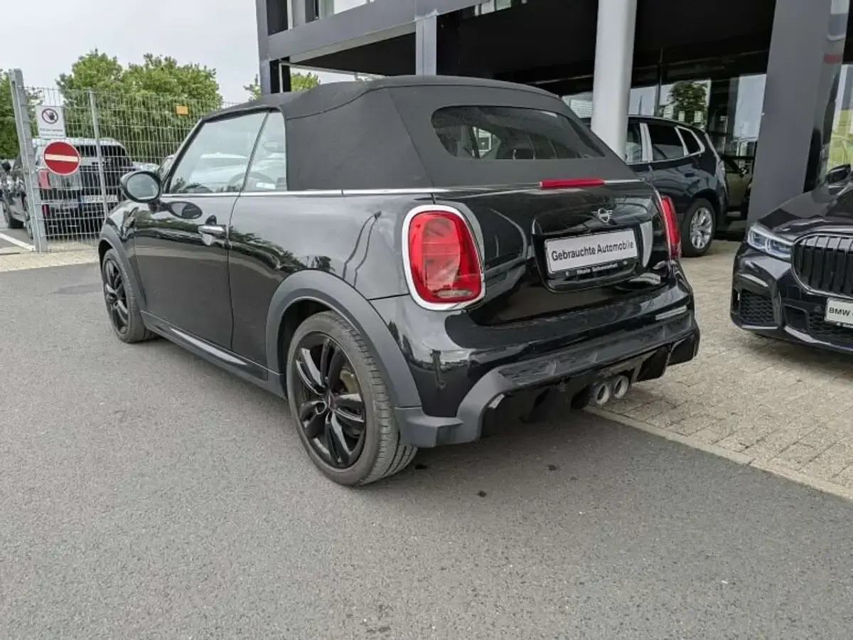 Gebraucht Mini John Cooper Works Cabriolet 231 PS (169 kW) 2023 Midnight black metallic Cabrio