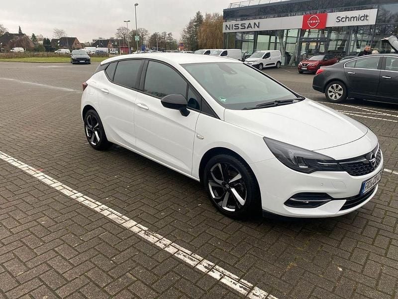 Weiß Gebraucht 2021 Opel Astra Elegance Limousine | 13.499 € (Superpreis) - Bild 1/4