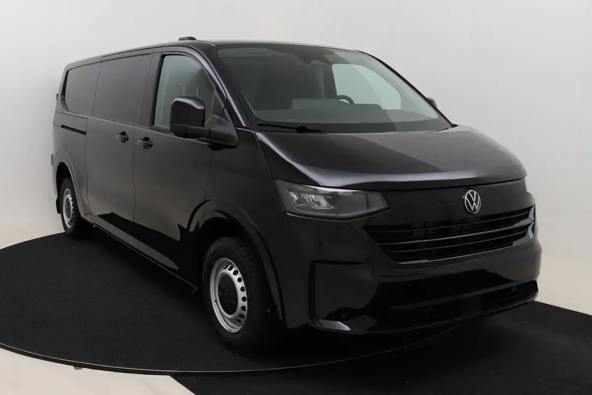 Neu VW T7 170 PS (125 kW) 2026 Midnight black metallic Van