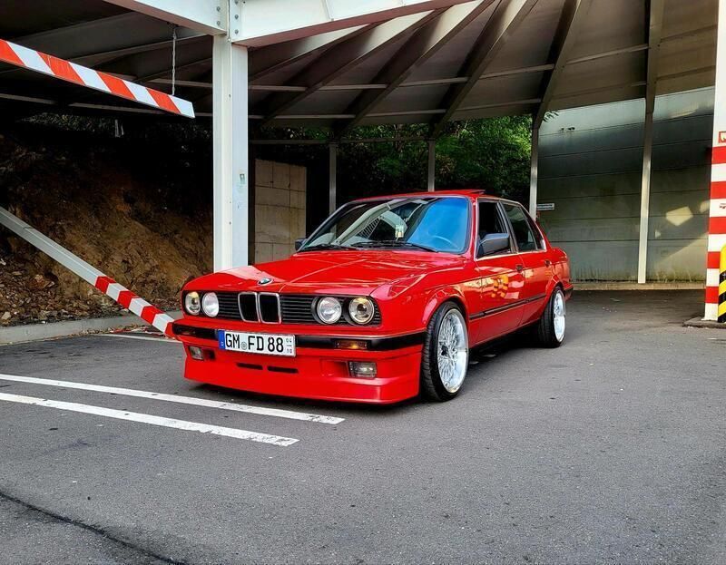 Rot Gebraucht 1990 BMW 320 Limousine | 14.900 € - Bild 1/4