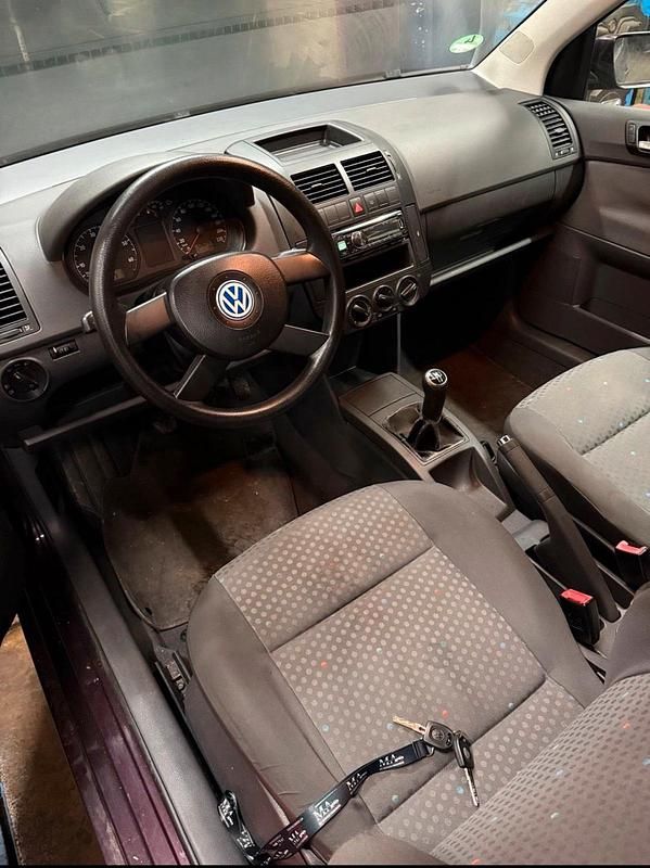 Gebraucht VW Polo 54 PS (39 kW) 2002 Violet Kleinwagen