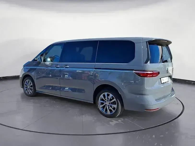 Gebraucht VW Multivan Style 150 PS (110 kW) 2025 Grau Van / Kleinbus