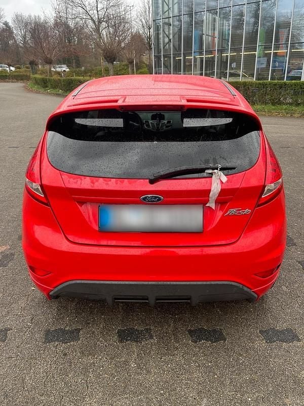 Gebraucht Ford Fiesta 82 PS (60 kW) 2009 Rot Kleinwagen
